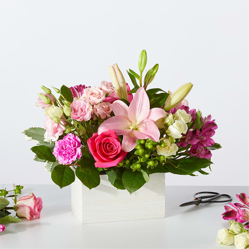 Sweetberry Box – A Florist Original – Fleuriste Lily-rose, Magog PQ