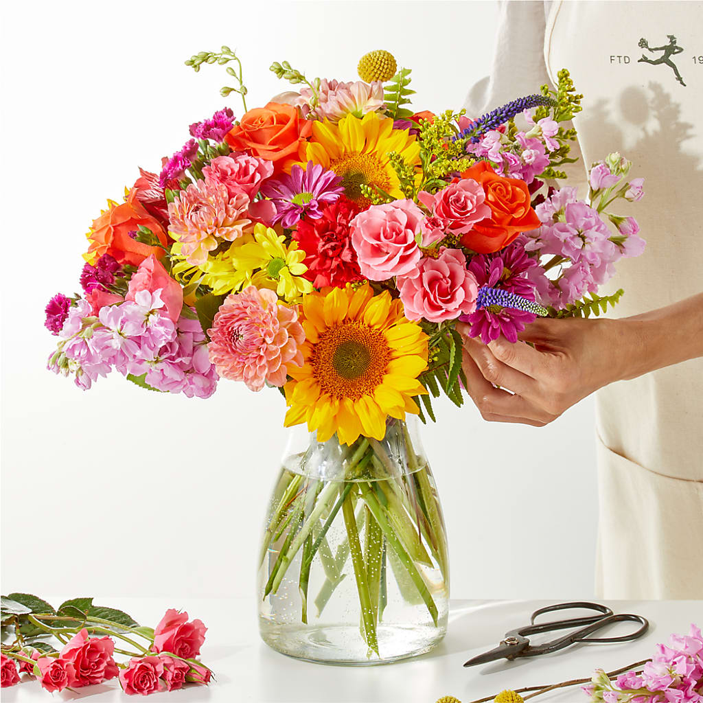 Cue the Confetti - A Florist Original – Fleuriste Lily-rose, Magog PQ