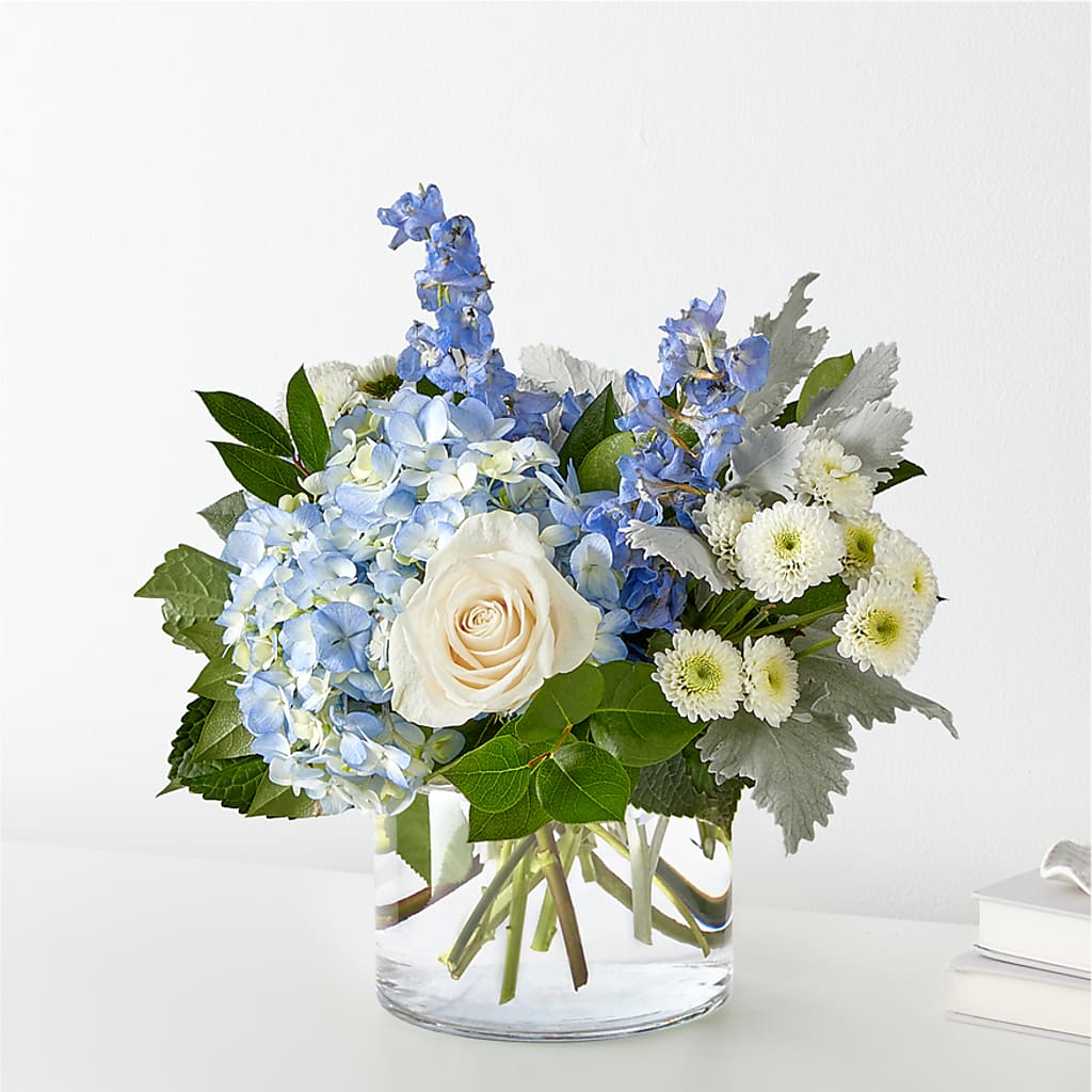 Clear Skies Bouquet – Fleuriste Lily-rose, Magog PQ