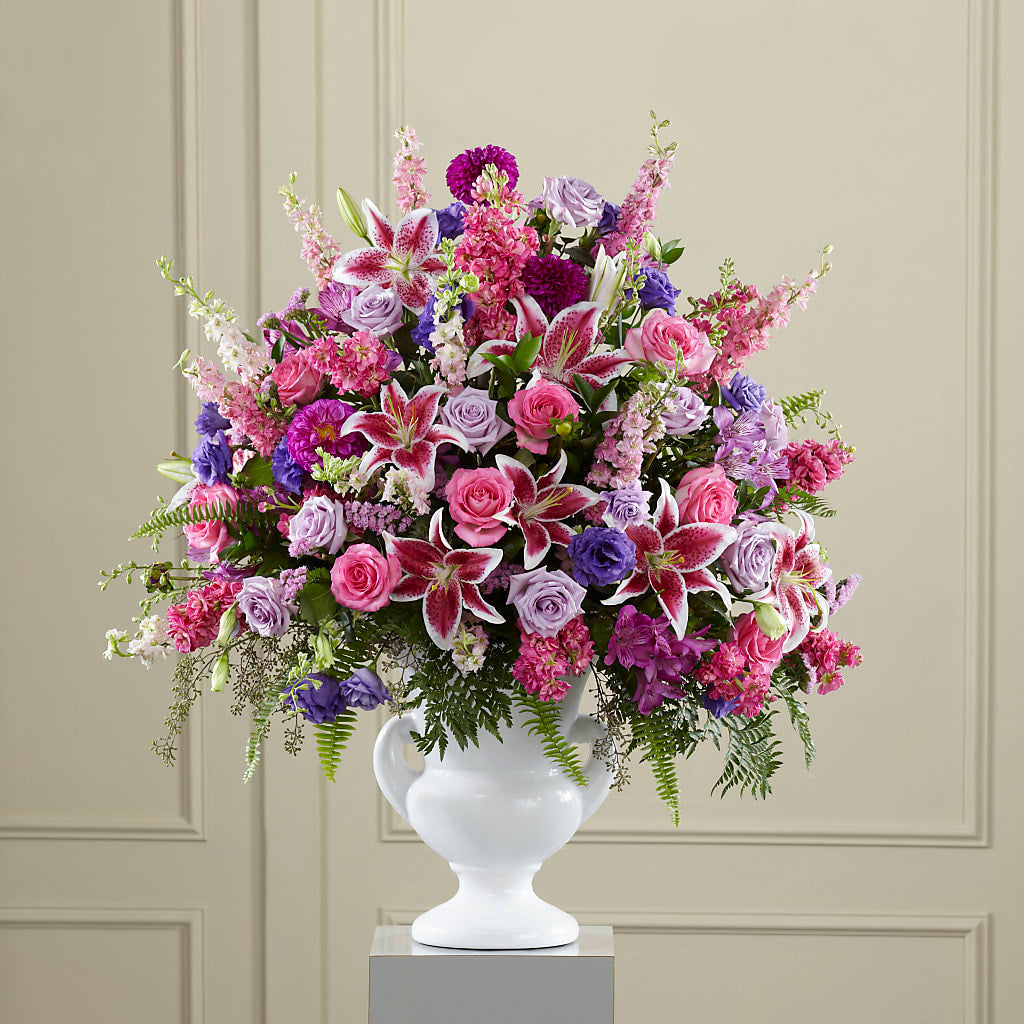 Peaceful Tribute Arrangement – Fleuriste Lily-rose, Magog PQ