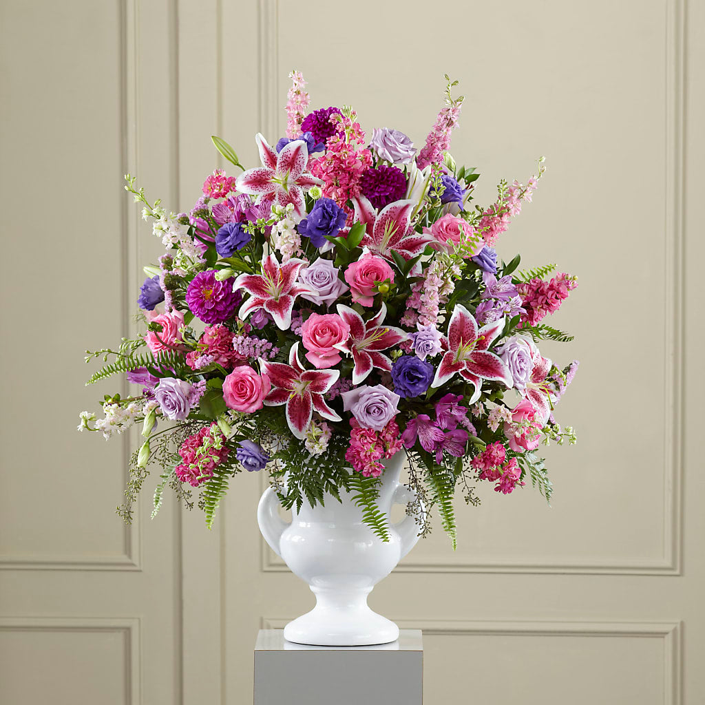 Peaceful Tribute Arrangement – Fleuriste Lily-rose, Magog PQ