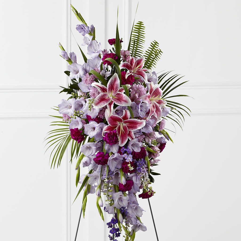 Tender Touch Standing Spray – Fleuriste Lily-rose, Magog PQ