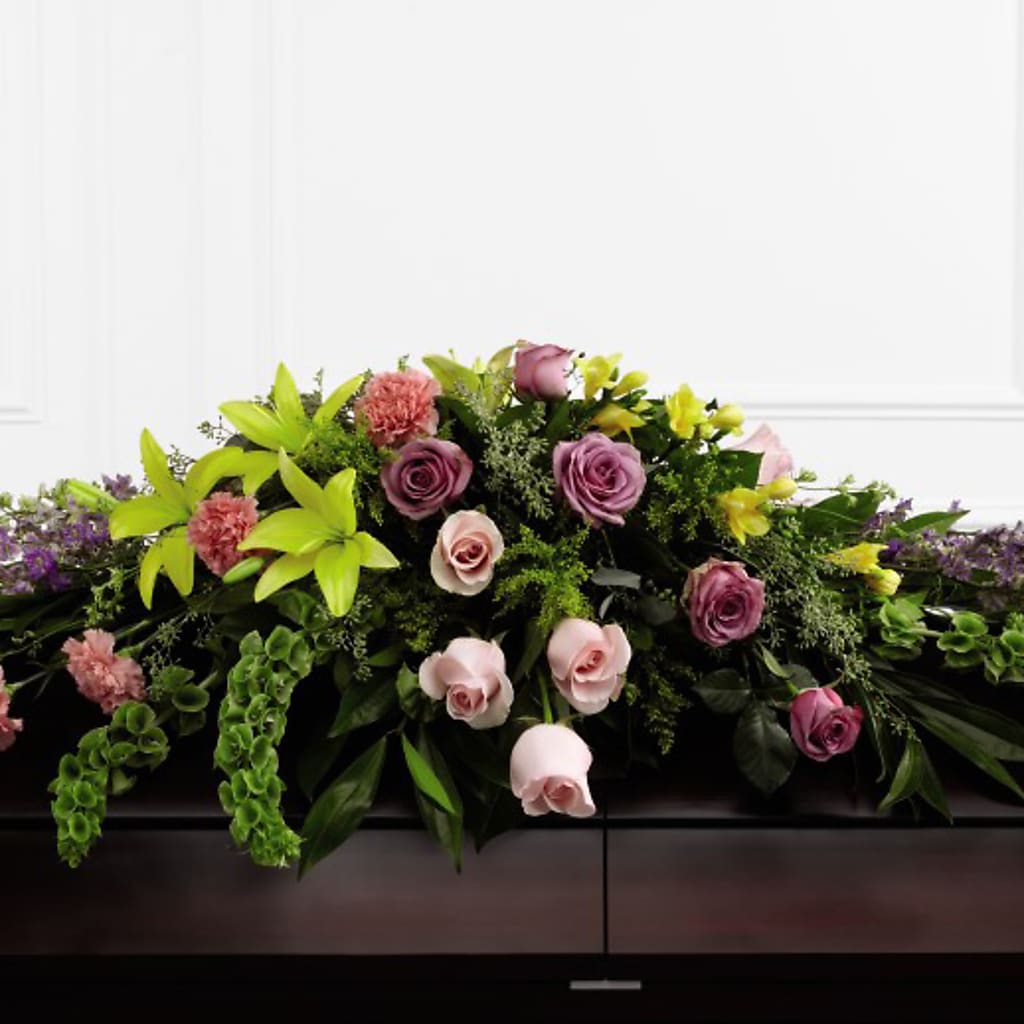 Forever Beloved Casket Spray – Fleuriste Lily-rose, Magog PQ