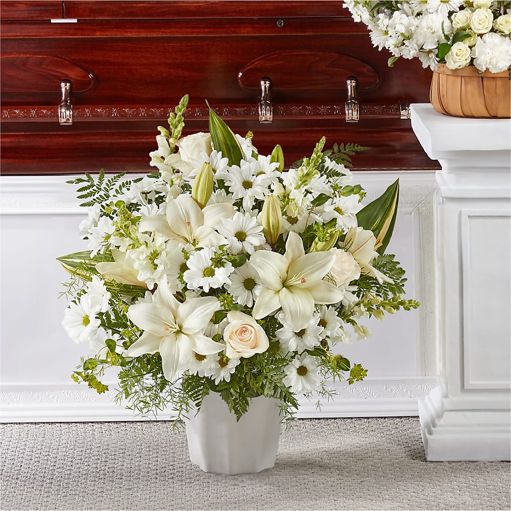 Thoughts of Tranquility Floor Basket – Fleuriste Lily-rose, Magog PQ