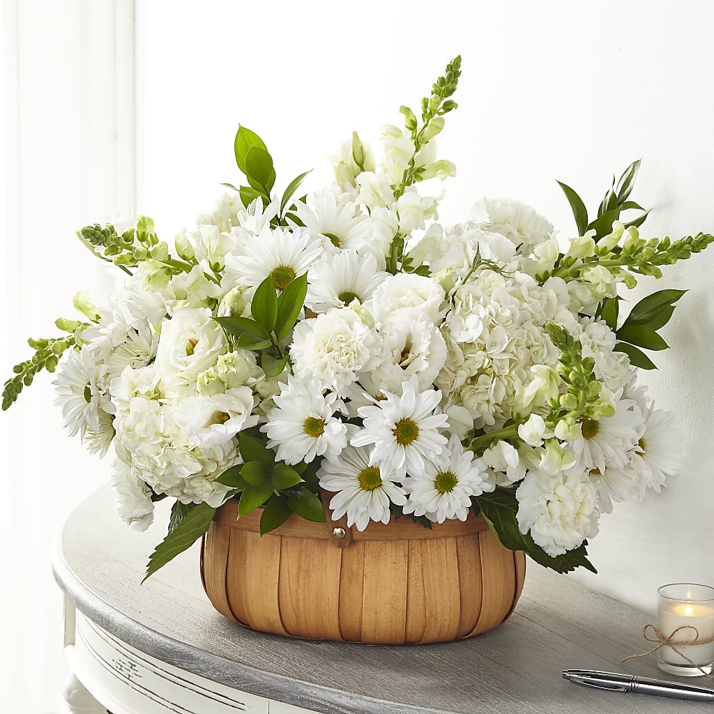 Pure Ivory Basket – Fleuriste Lily-rose, Magog PQ