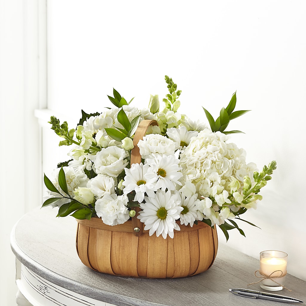 Pure Ivory Basket – Fleuriste Lily-rose, Magog PQ