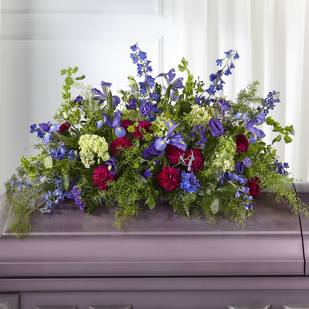 Always Treasured Casket Spray – Fleuriste Lily-rose, Magog PQ