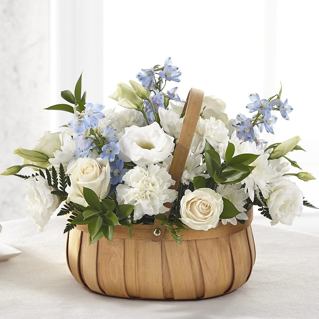 Sincerely Heartfelt Basket – Fleuriste Lily-rose, Magog PQ