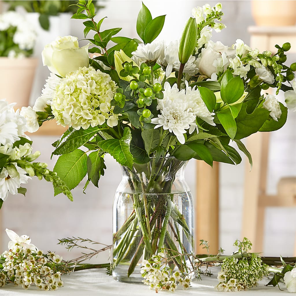 Classic Ivory – A Florist Original – Fleuriste Lily-rose, Magog PQ