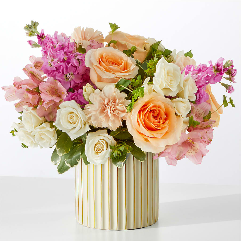 Paradise Bouquet with Ivory Vase – Fleuriste Lily-rose, Magog PQ