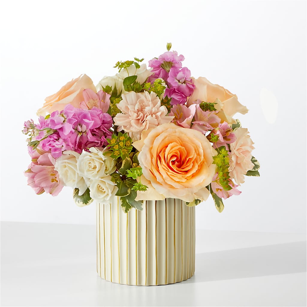 Paradise Bouquet with Ivory Vase – Fleuriste Lily-rose, Magog PQ