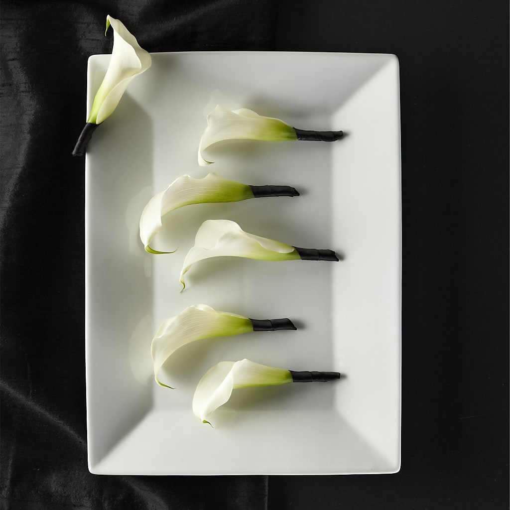 Calla Lily Promise Boutonniere – Fleuriste Lily-rose, Magog PQ