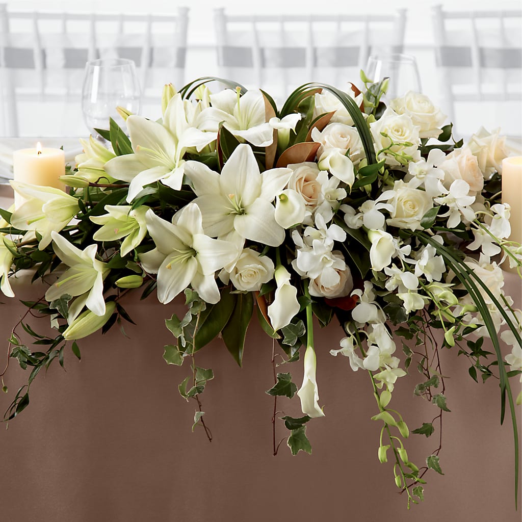 White Linen Arrangement – Fleuriste Lily-rose, Magog PQ