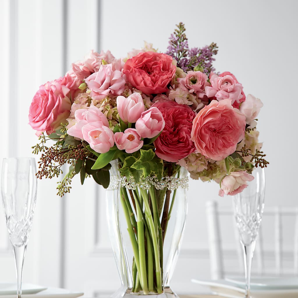 Abundant Array Arrangement – Fleuriste Lily-rose, Magog PQ