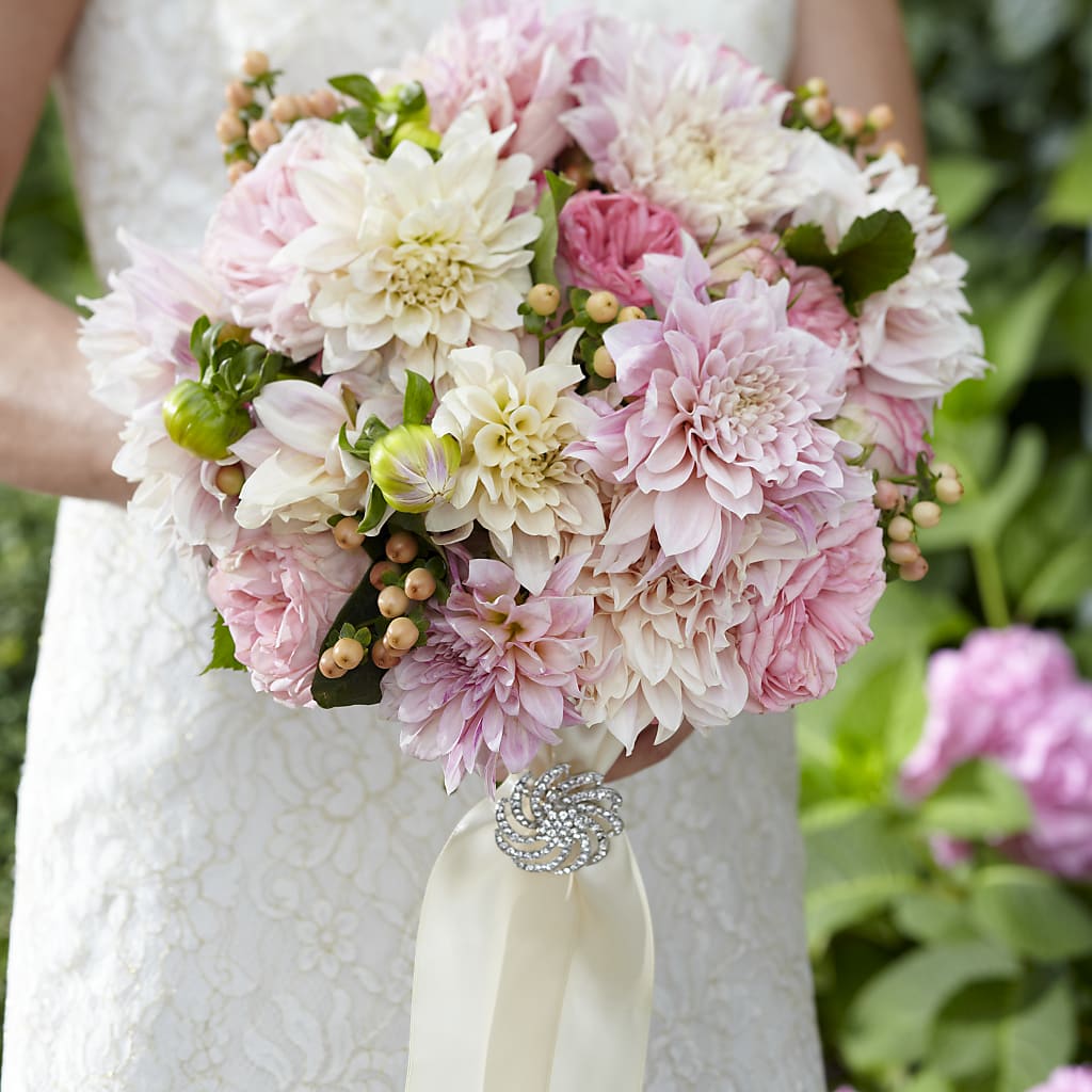 Heart's Promise Bouquet – Fleuriste Lily-rose, Magog PQ