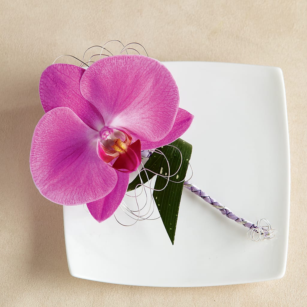 Glorious Boutonniere – Fleuriste Lily-rose, Magog PQ