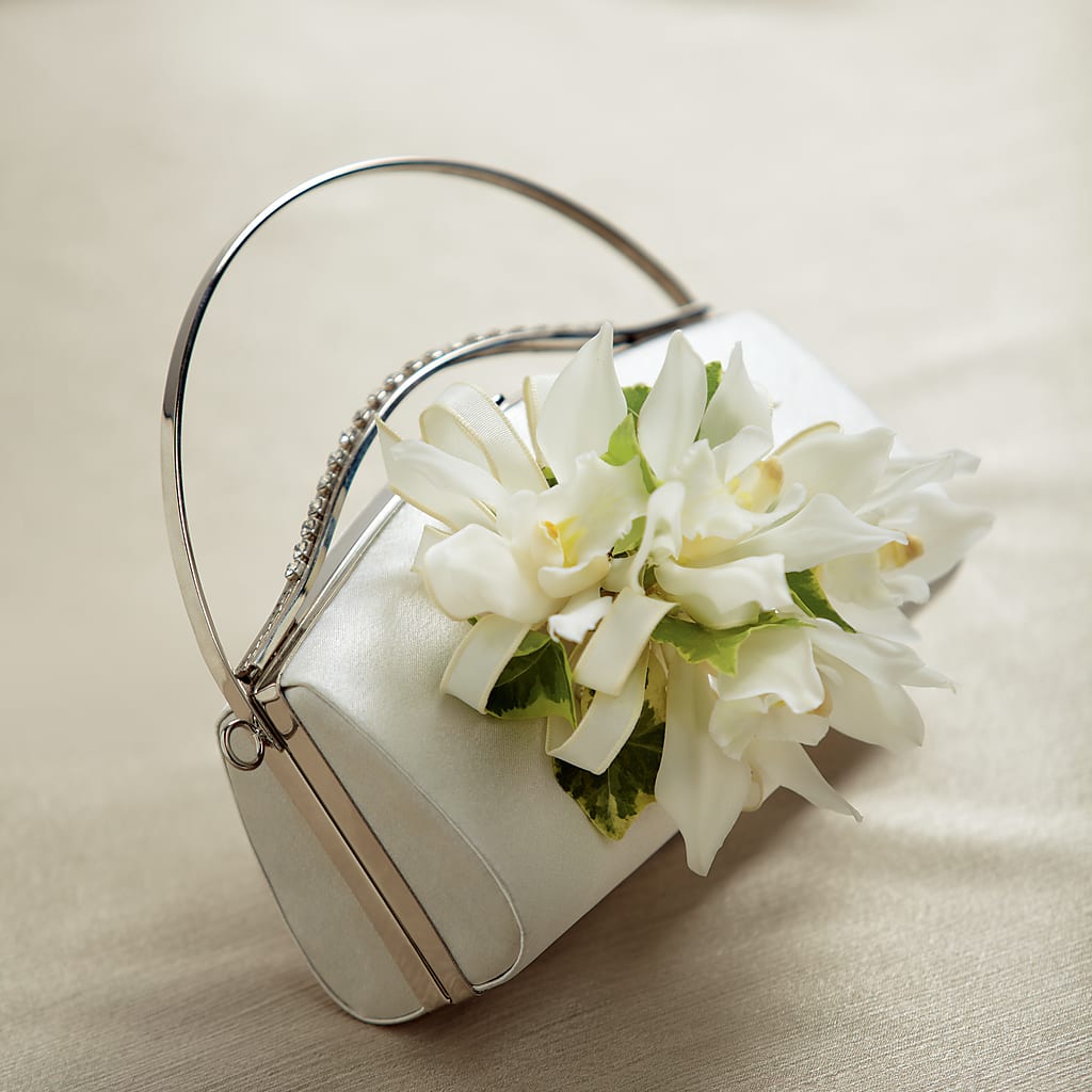 White Purse Decor – Fleuriste Lily-rose, Magog PQ
