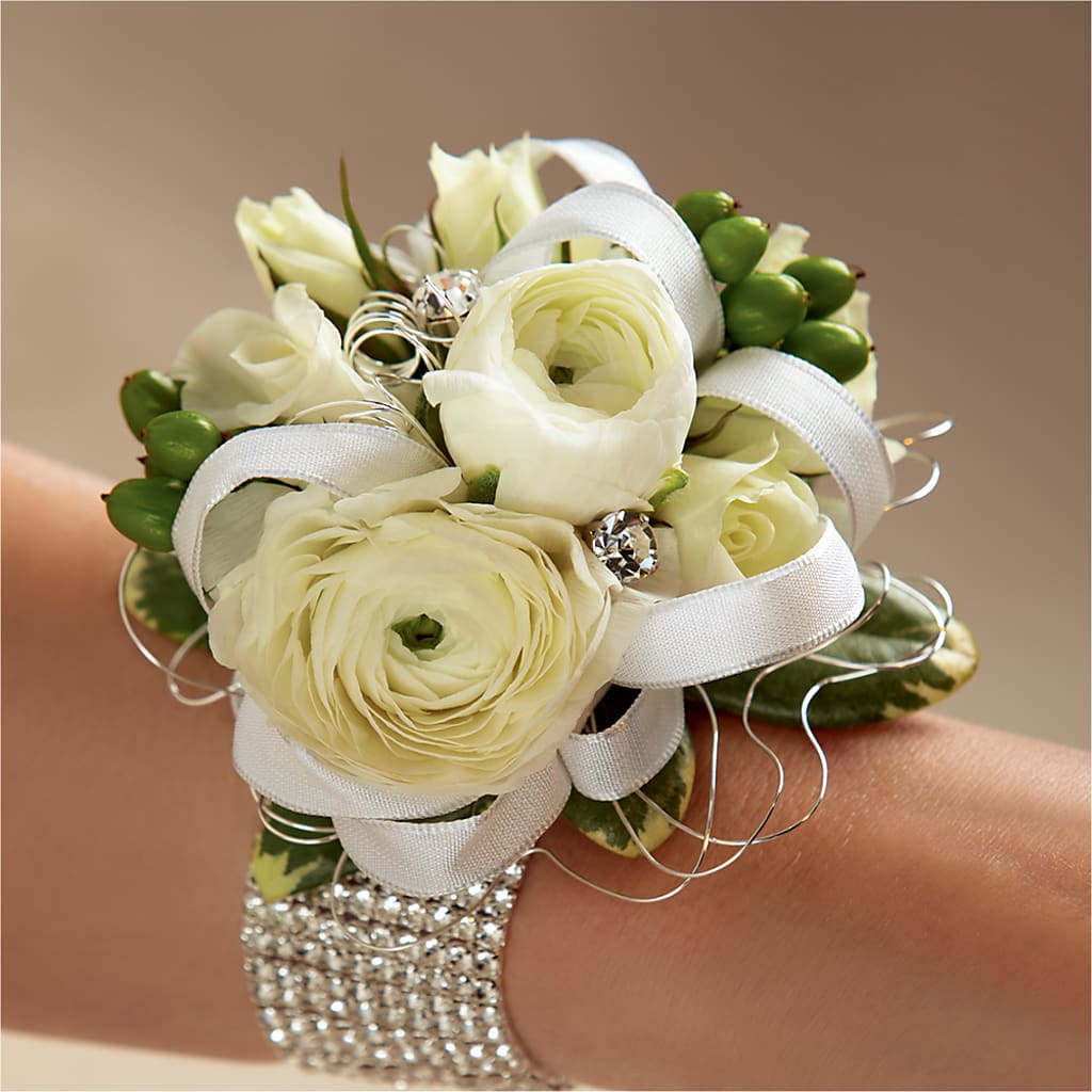 White Wedding Corsage – Fleuriste Lily-rose, Magog PQ