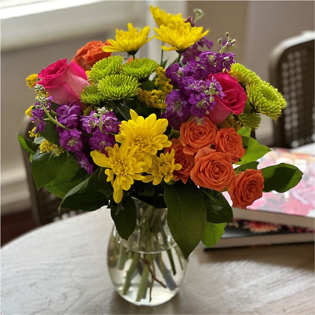 Bold & Bright – A Florist Original –  Fleuriste Lily-rose, Magog PQ