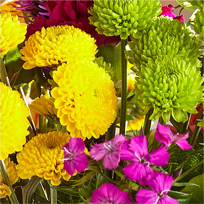 Bold & Bright – A Florist Original –  Fleuriste Lily-rose, Magog PQ