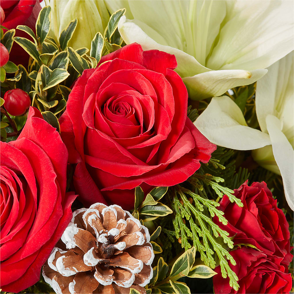 Snowy Wonderland Bouquet –  Fleuriste Lily-rose, Magog PQ