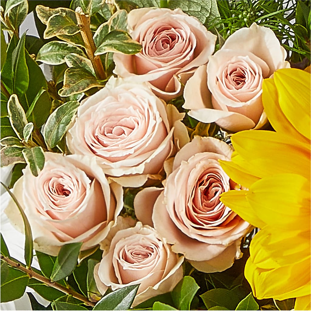 The Good Life Bouquet –  Fleuriste Lily-rose, Magog PQ