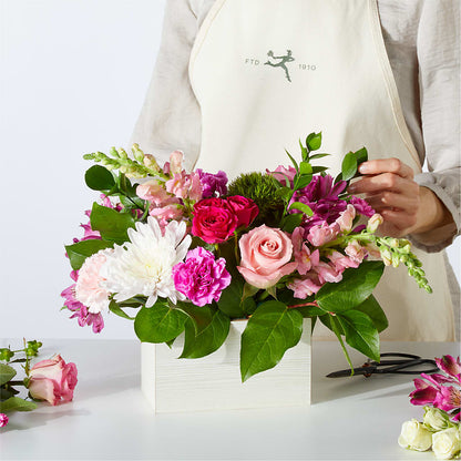 Sweetberry Box – A Florist Original –  Fleuriste Lily-rose, Magog PQ