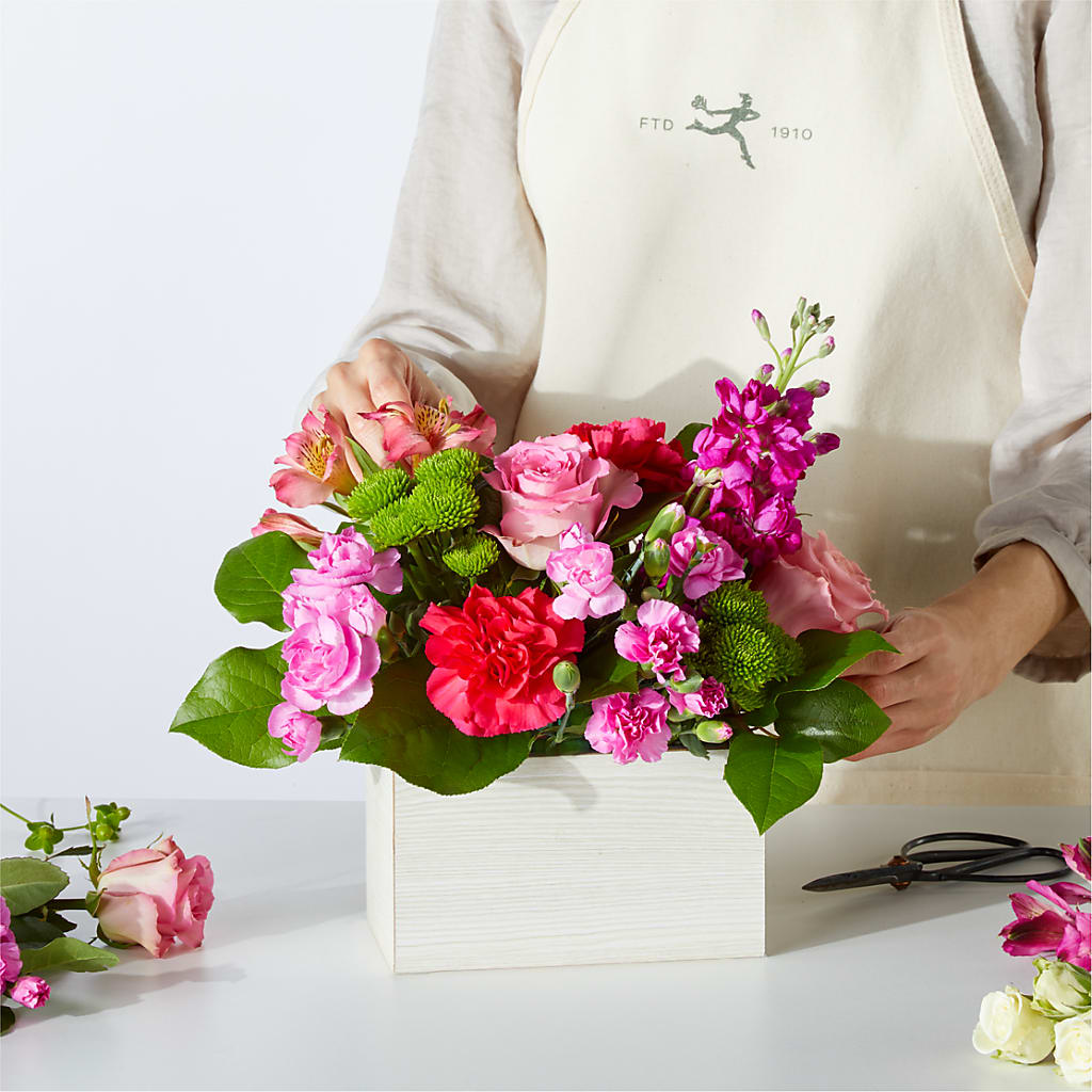Sweetberry Box – A Florist Original –  Fleuriste Lily-rose, Magog PQ