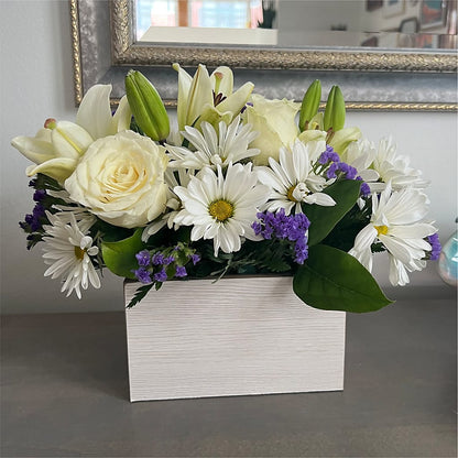 Beyond Blue Box Bouquet –  Fleuriste Lily-rose, Magog PQ