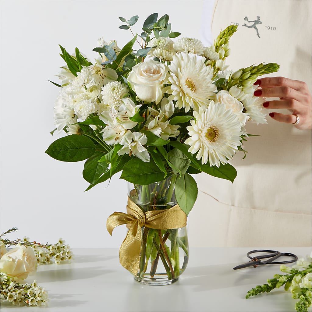 New Beginnings – A Florist Original –  Fleuriste Lily-rose, Magog PQ