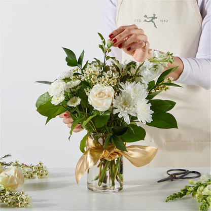 New Beginnings – A Florist Original –  Fleuriste Lily-rose, Magog PQ