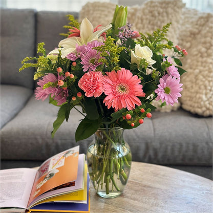 Pastel Tradition - A Florist Original –  Fleuriste Lily-rose, Magog PQ