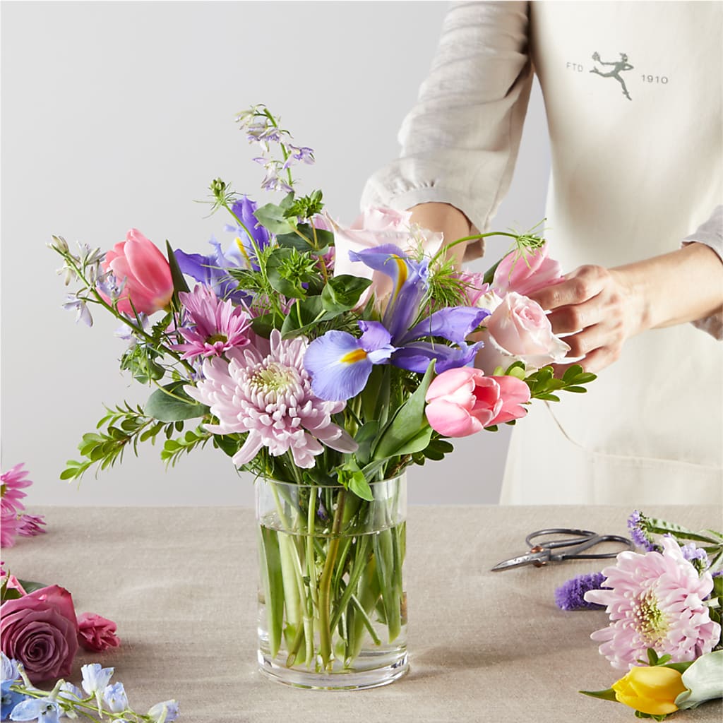 Pastel Tradition - A Florist Original –  Fleuriste Lily-rose, Magog PQ