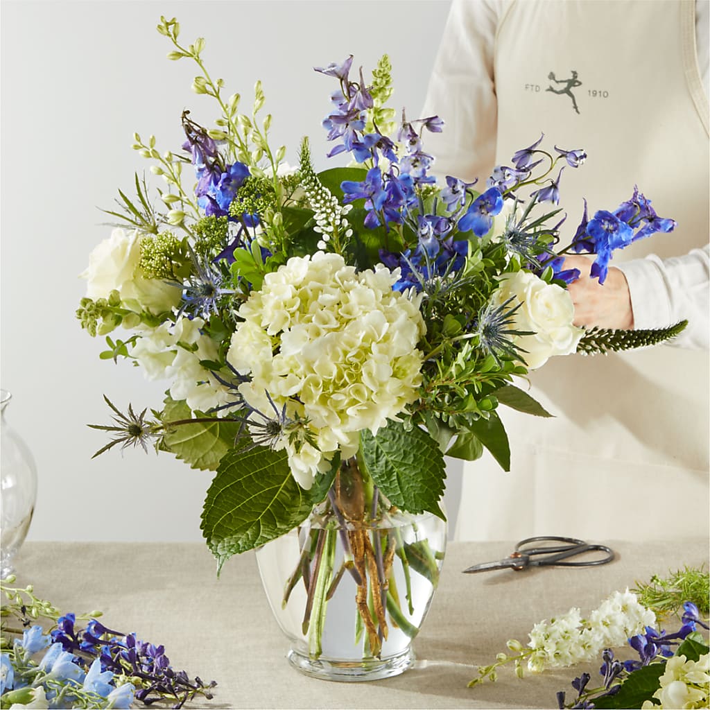 Festival of Lights – A Florist Original –  Fleuriste Lily-rose, Magog PQ