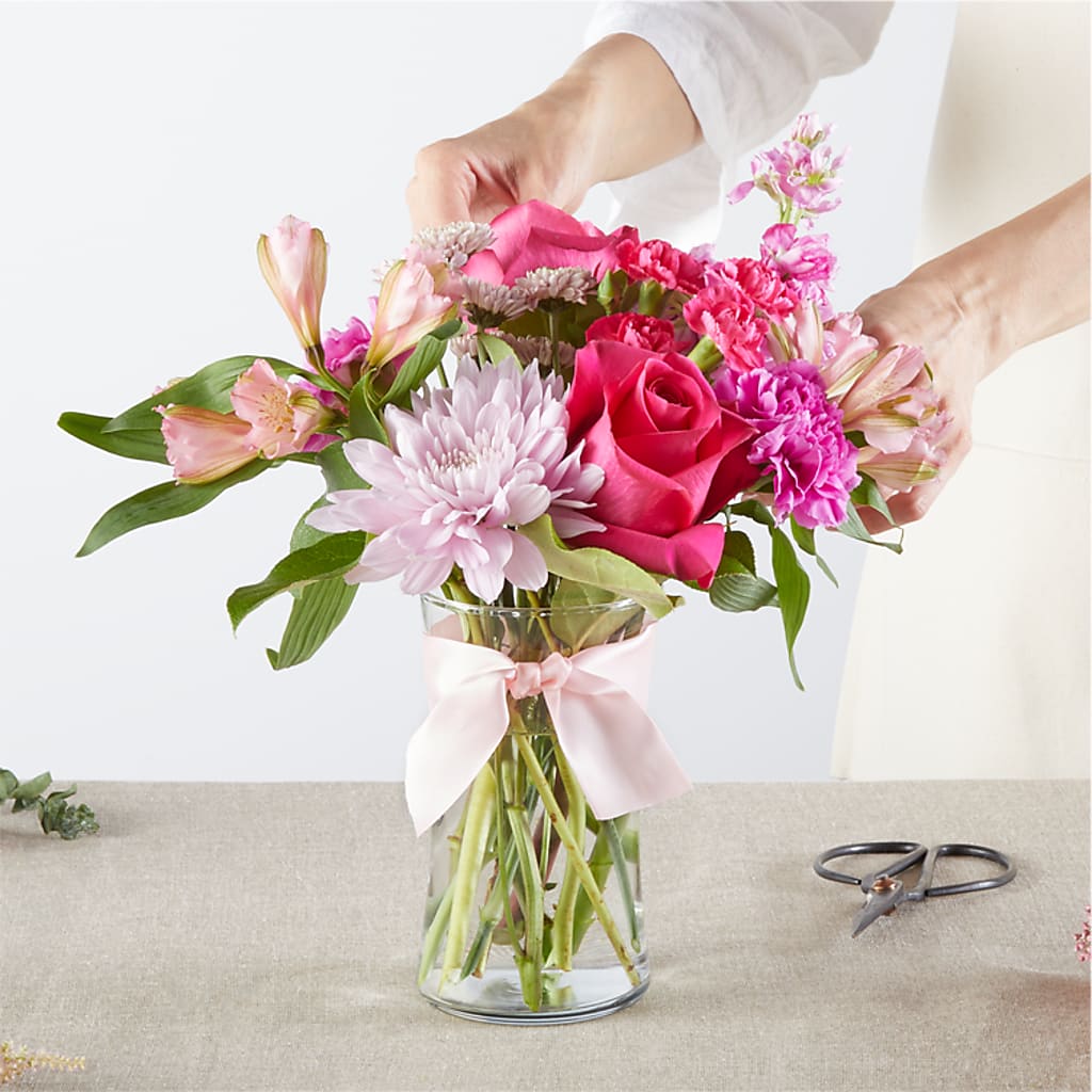 Pink Ribbon - A Florist Original –  Fleuriste Lily-rose, Magog PQ
