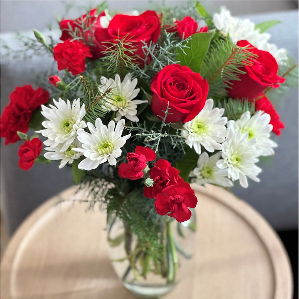 Seasonal Magic Bouquet –  Fleuriste Lily-rose, Magog PQ
