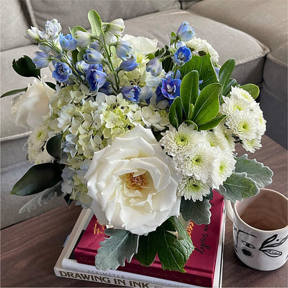 Clear Skies Bouquet –  Fleuriste Lily-rose, Magog PQ