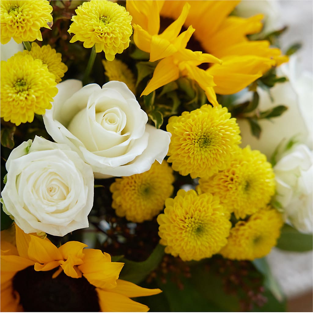 Luminous Morning Bouquet –  Fleuriste Lily-rose, Magog PQ