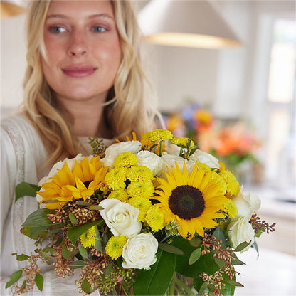 Luminous Morning Bouquet –  Fleuriste Lily-rose, Magog PQ