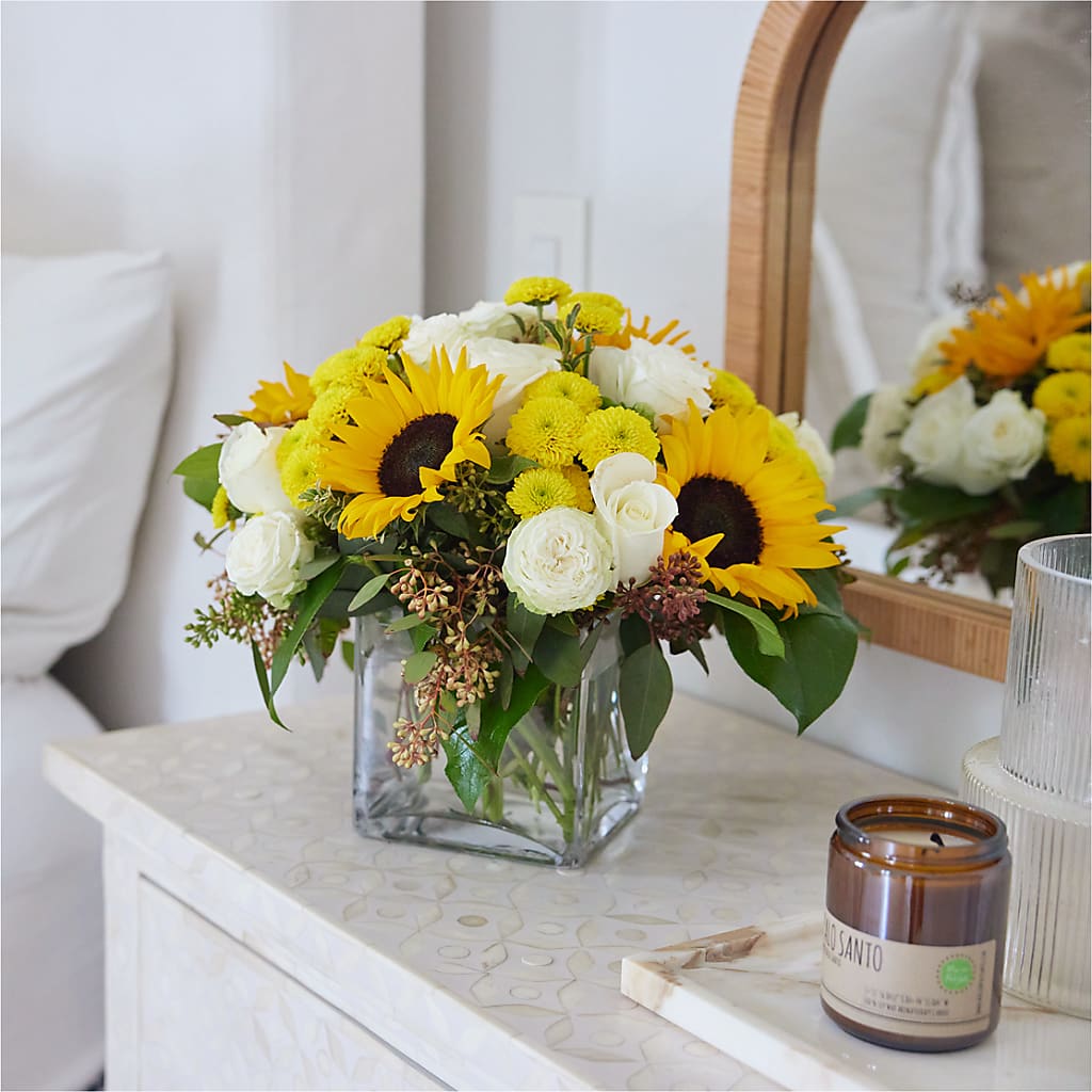 Luminous Morning Bouquet –  Fleuriste Lily-rose, Magog PQ