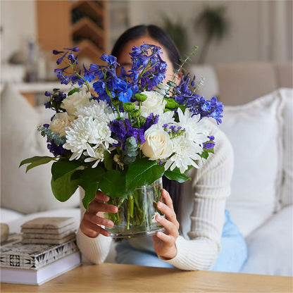 Cerulean Waves Bouquet –  Fleuriste Lily-rose, Magog PQ