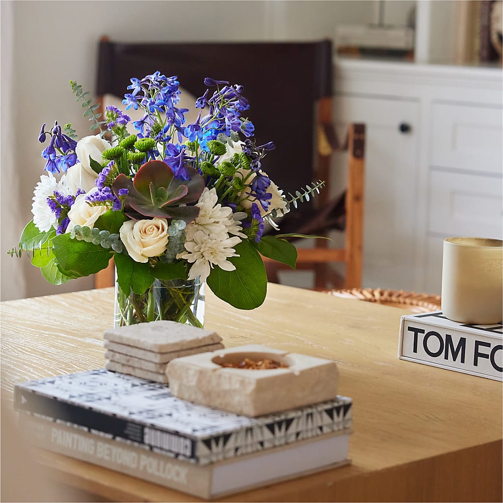 Cerulean Waves Bouquet –  Fleuriste Lily-rose, Magog PQ