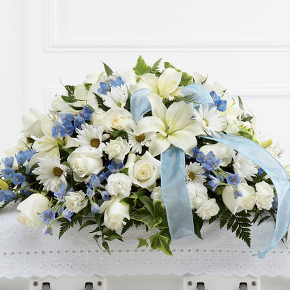 Tender Treasure Casket Spray –  Fleuriste Lily-rose, Magog PQ