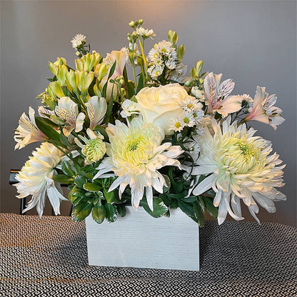 Eternal Affection Arrangement –  Fleuriste Lily-rose, Magog PQ