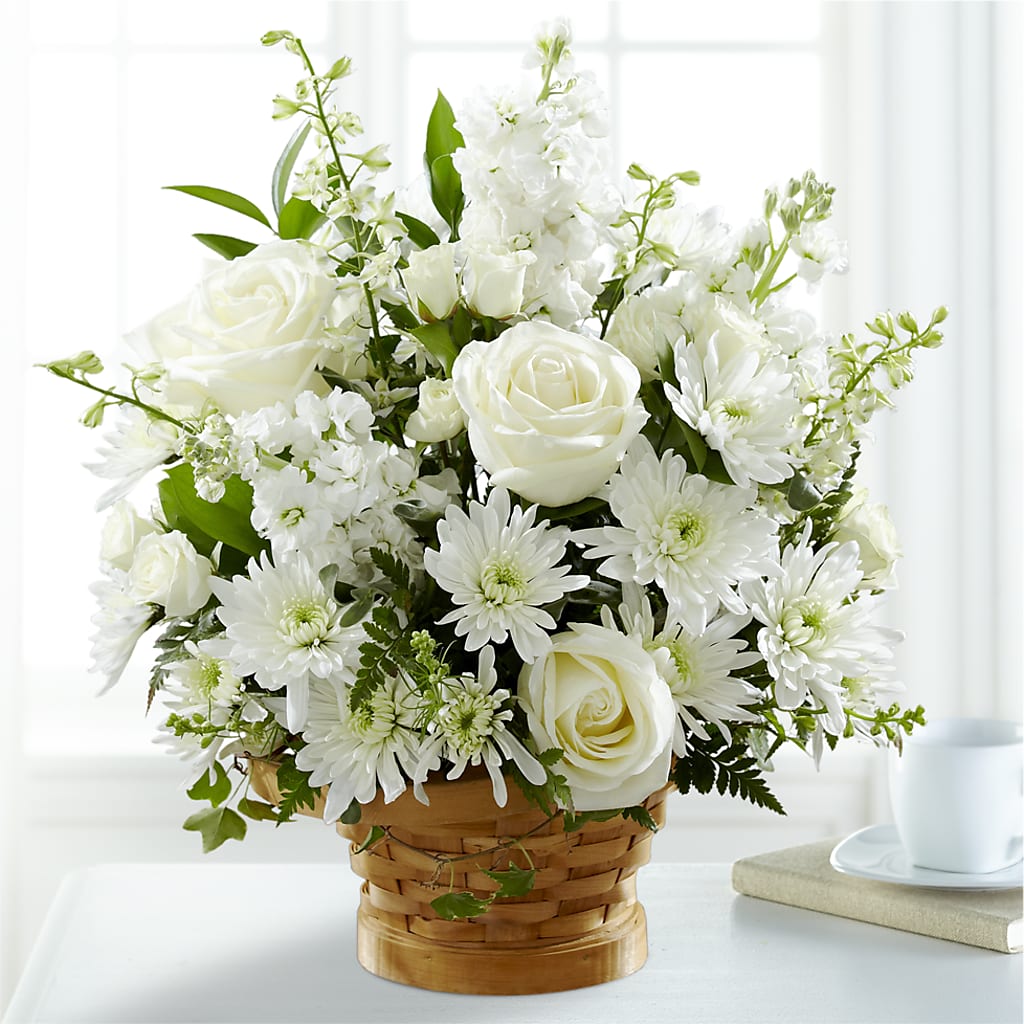 Heartfelt Condolences Arrangement –  Fleuriste Lily-rose, Magog PQ