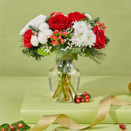 Chance of Flurries Bouquet –  Fleuriste Lily-rose, Magog PQ