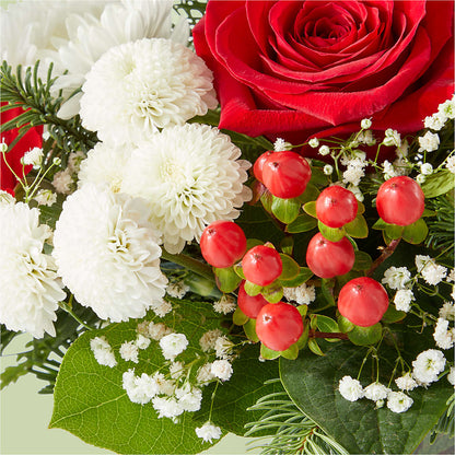 Chance of Flurries Bouquet –  Fleuriste Lily-rose, Magog PQ