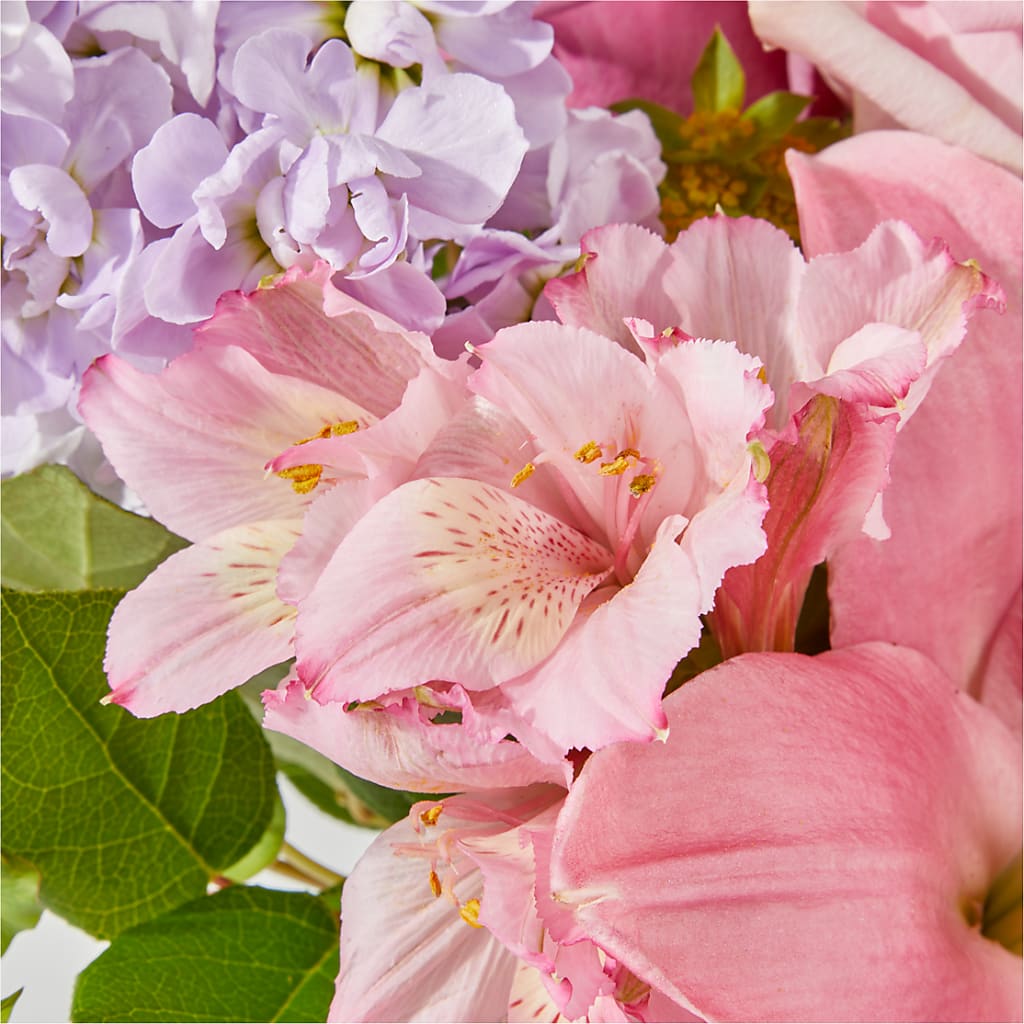 The Crown Jewel Bouquet –  Fleuriste Lily-rose, Magog PQ