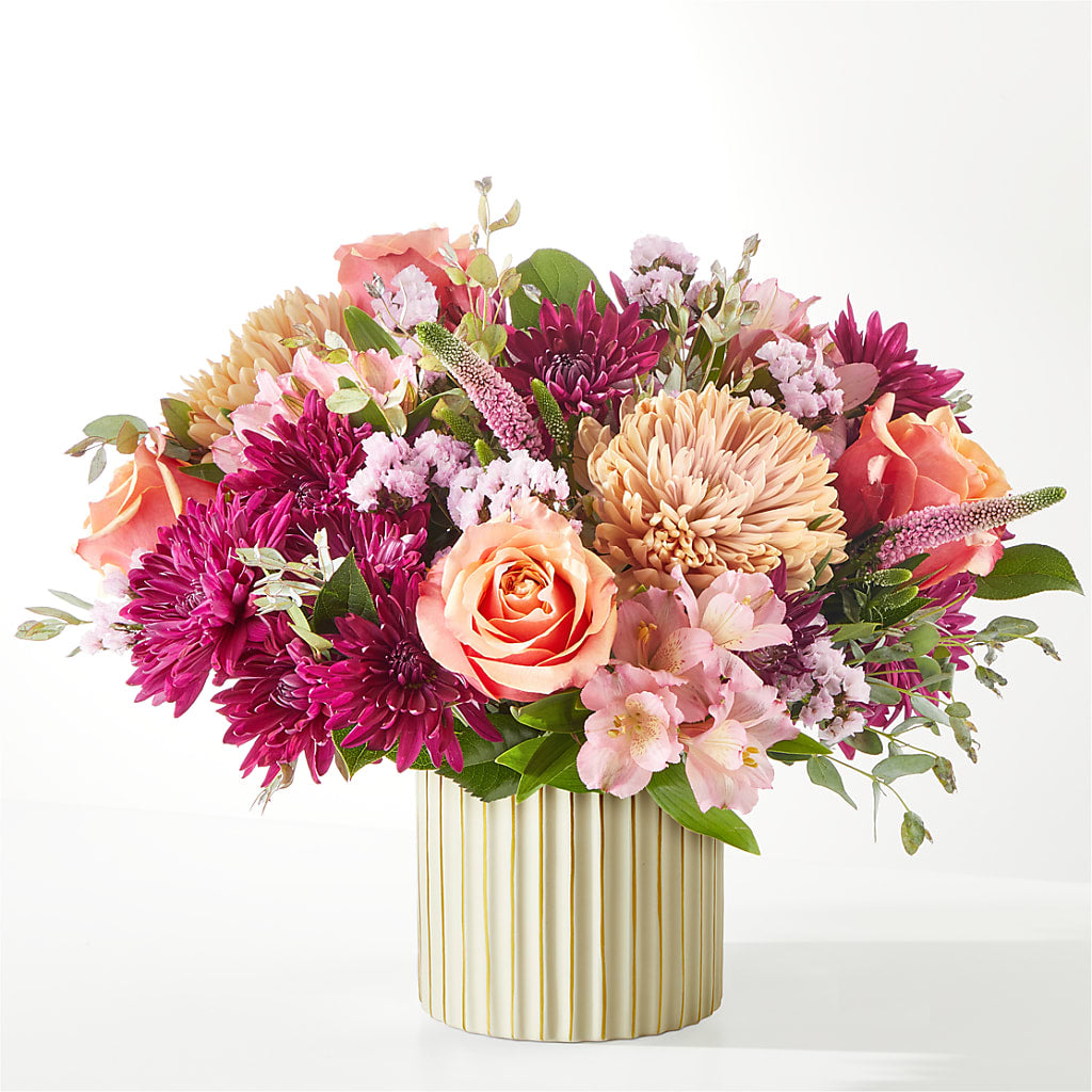 Berry Cobbler Bouquet with Ivory Vase –  Fleuriste Lily-rose, Magog PQ