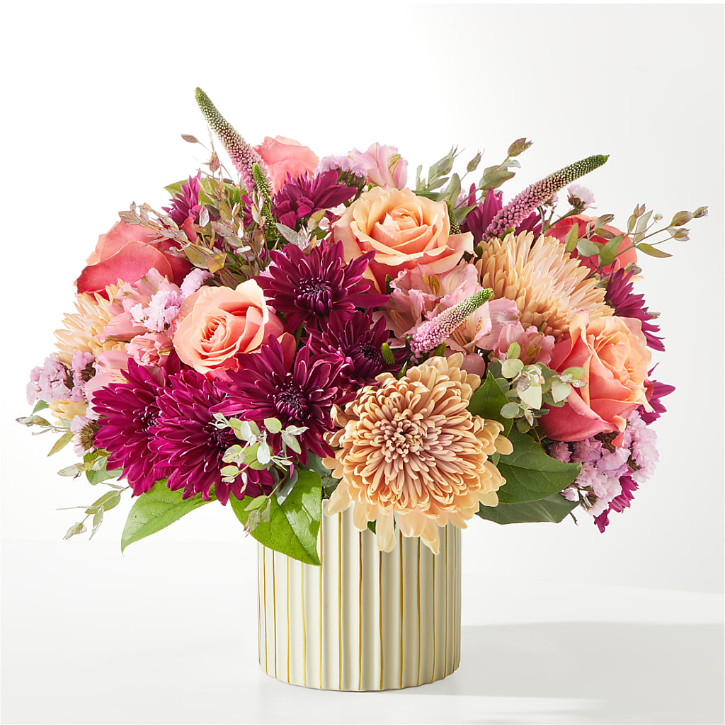 Berry Cobbler Bouquet with Ivory Vase –  Fleuriste Lily-rose, Magog PQ
